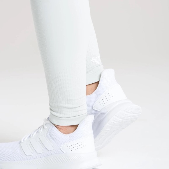 ✨POWER SEAMLESS LEGGINGS ✨ - Picture 4 of 6